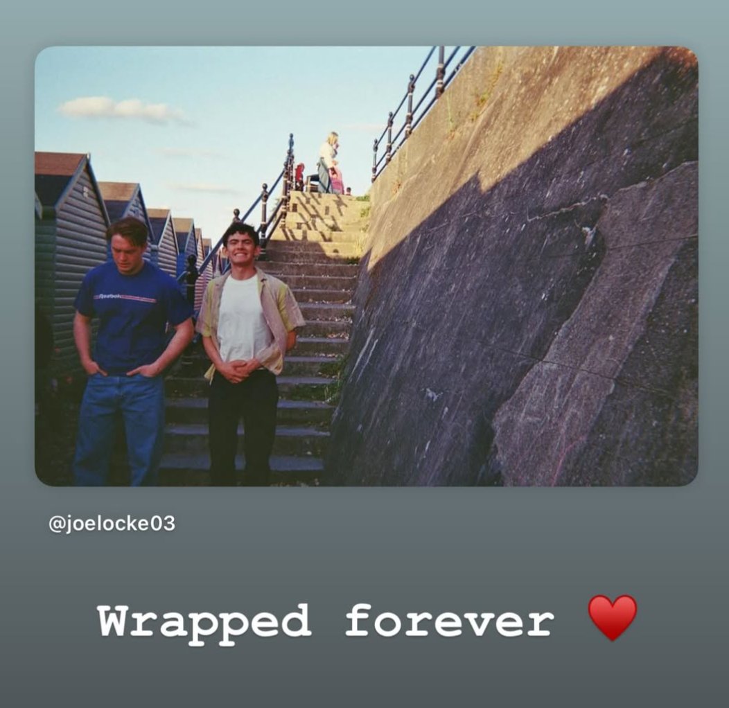 whatonnetflix's tweet image. Filming has wrapped on the Heartstopper movie!