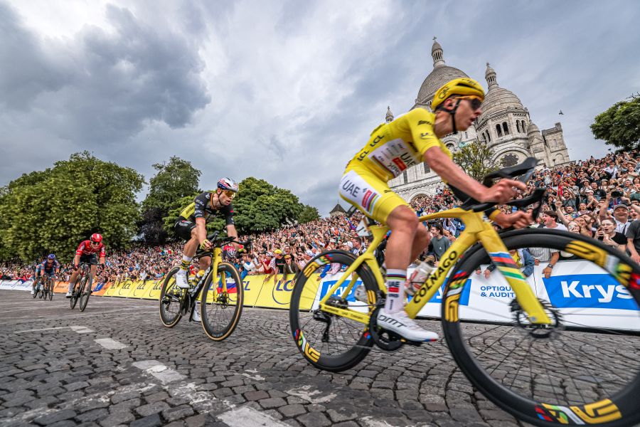 Montmartre se ha ganado un sitio en el Tour, ha sido especial, singular, sobre todo porque Pogacar entendió que había que abrir el tarro de las esencias y Van Aert acudió a la llamada. 

joanseguidor.com/tour-para-que-…