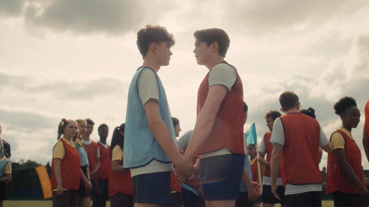 heartstbrasil's tweet photo. FIM! As gravações do filme de Heartstopper estão oficialmente finalizadas. 🍂 https://t.co/bbwA9U2zQC