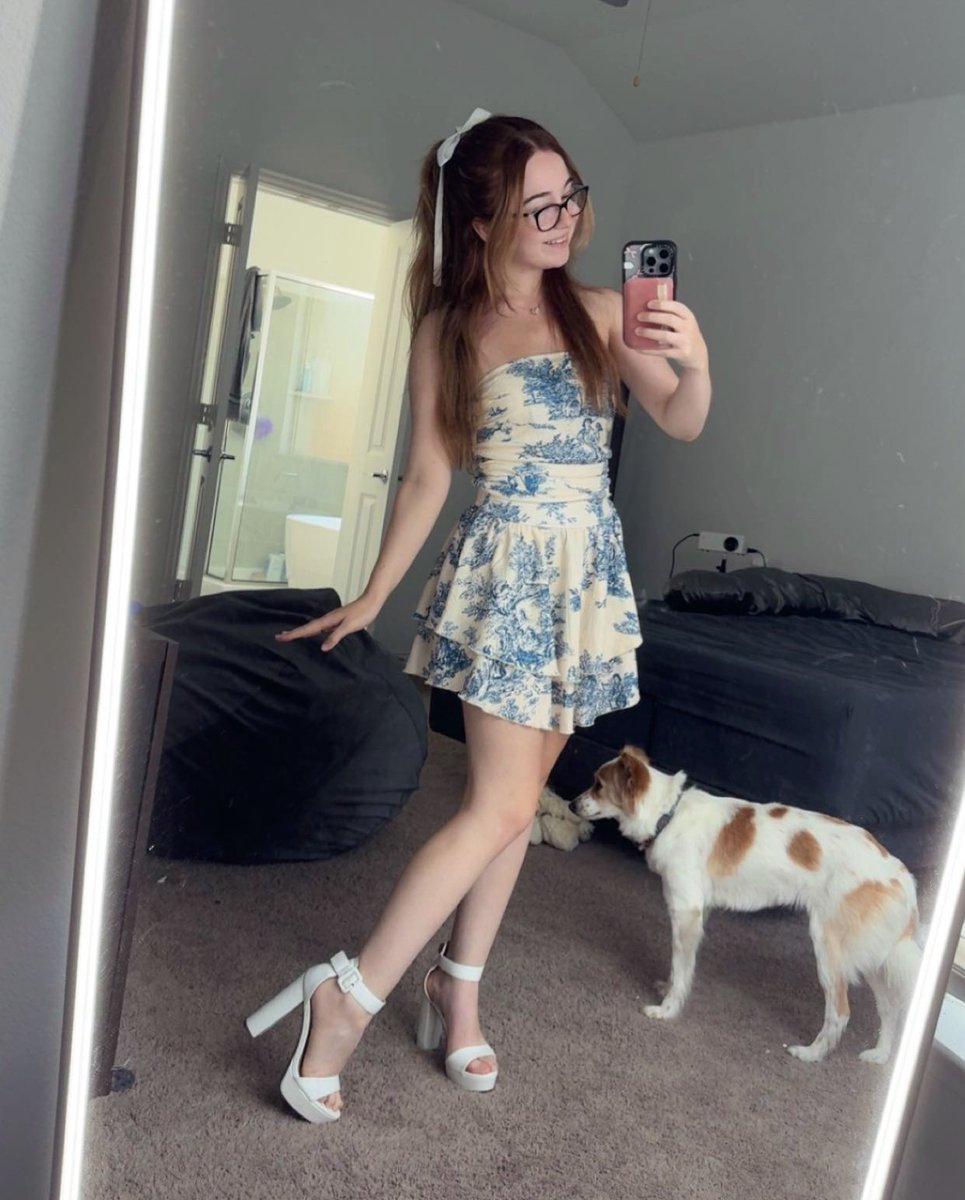 It's The Last Sunday of the Month and I Have a CRAZY Surprise to Share!
Get in Here!
Who's Ready for the Second to Last Stream of July?
Twitch • TV / Lyssaurora