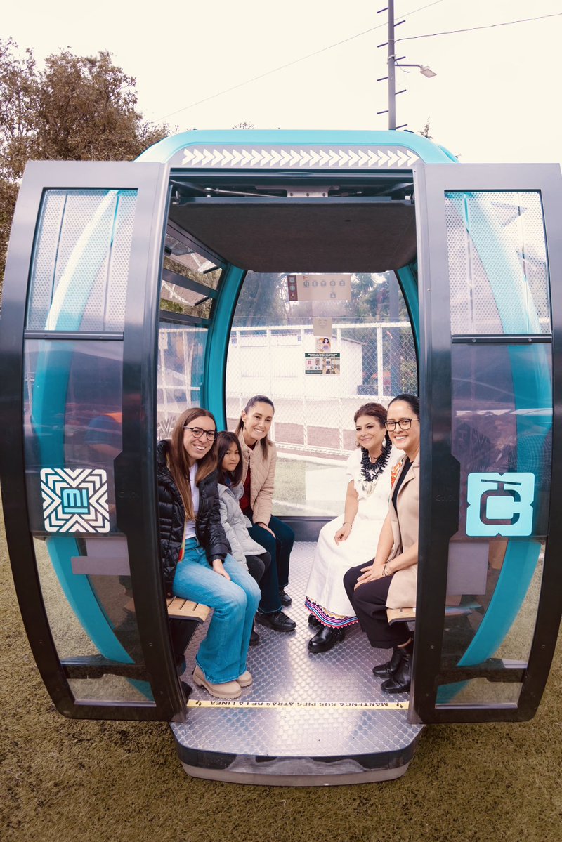 Alcaldía Tlalpan (@tlalpanal) on Twitter photo ¡Buenas noticias para Tlalpan! 🚠
Hoy anunciamos el inicio del proyecto de la Línea 4 del Cablebús, una obra histórica que tendrá su trayecto principal en nuestra alcaldía.
Gracias al liderazgo de la presidenta <a href="/Claudiashein/">Claudia Sheinbaum Pardo</a>, la Jefa de Gobierno <a href="/ClaraBrugadaM/">Clara Brugada Molina</a> y nuestra ¡Buenas noticias para Tlalpan! 🚠
Hoy anunciamos el inicio del proyecto de la Línea 4 del Cablebús, una obra histórica que tendrá su trayecto principal en nuestra alcaldía.
Gracias al liderazgo de la presidenta <a href="/Claudiashein/">Claudia Sheinbaum Pardo</a>, la Jefa de Gobierno <a href="/ClaraBrugadaM/">Clara Brugada Molina</a> y nuestra