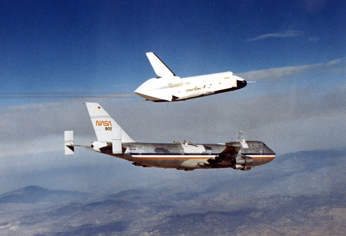 planesanity's tweet image. Some of the sickest images you鈥檒l ever see:
NASA test landing the Space Shuttle in 1977