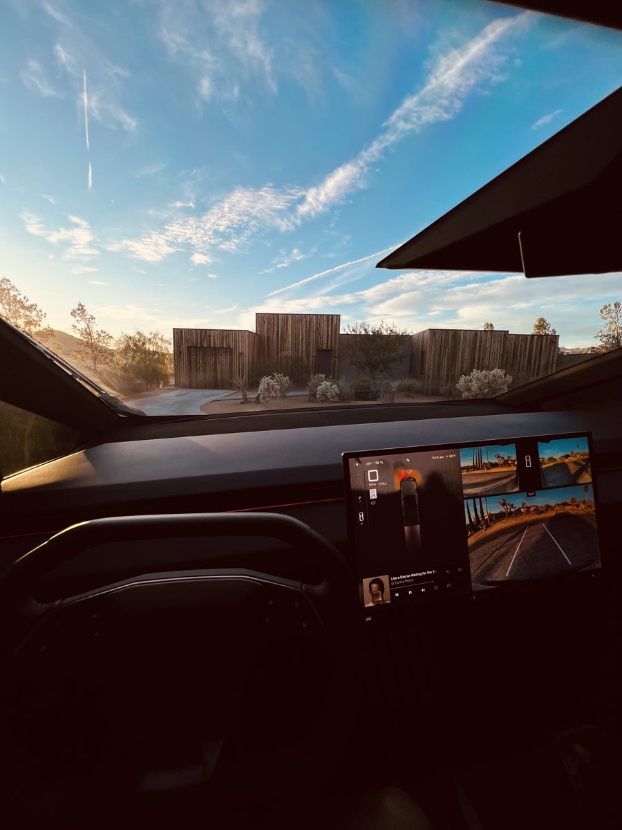 CyberBagChaser's tweet image. House goals in the Desert. #cybertruck #modernhome #houseporn #joshuatree