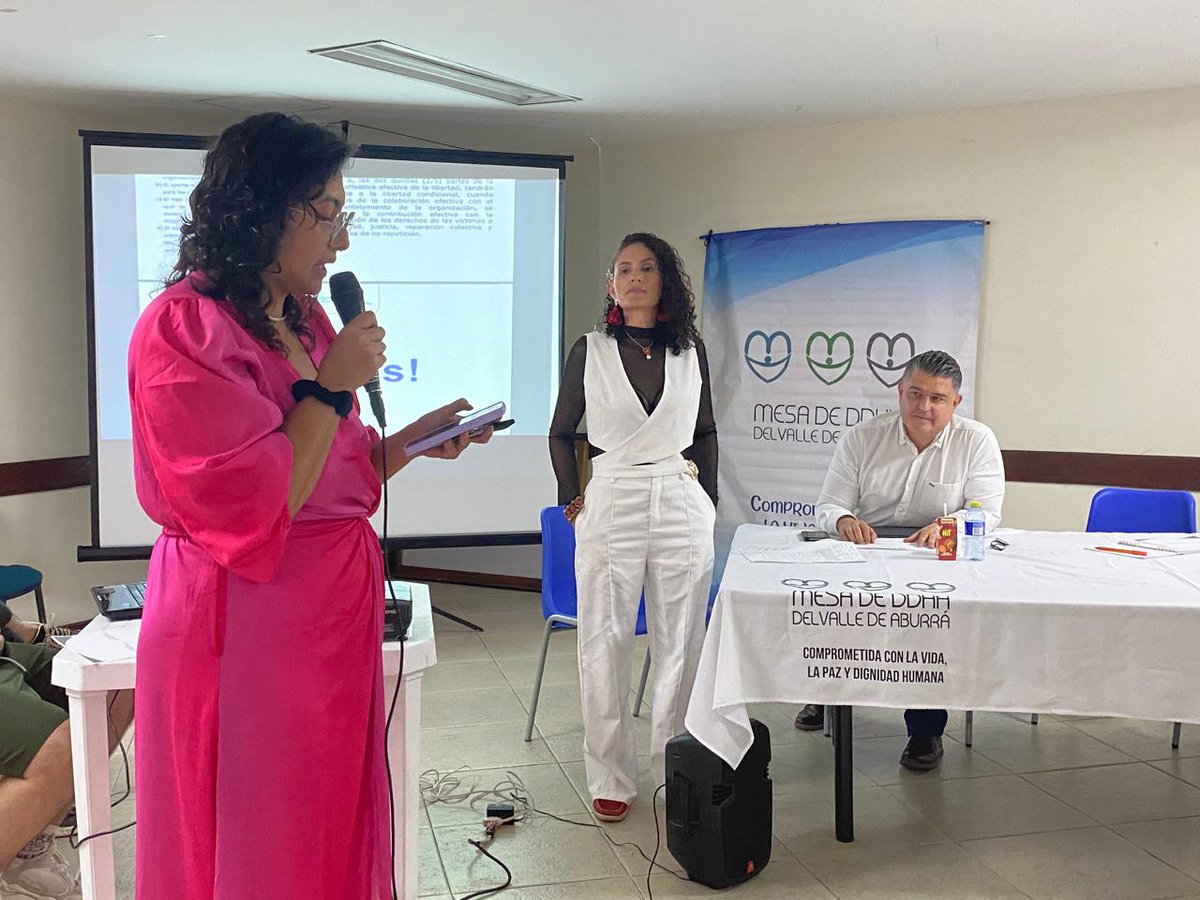 ComisionadoPaz's tweet image. 🗣️Desde el Espacio de Conversación Sociojurídico para la Paz Urbana en Medellín y el Valle de Aburrá participamos en la conmemoración de los 16 años de la @Ddhhvalle, escenario en el que socializamos los avances de este proceso para el desescalamiento de las violencias, la…