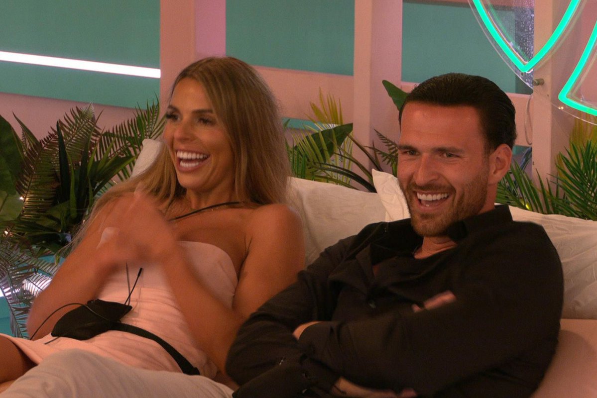 mytypeonpaper's tweet image. This is about to be the messiest meet the parents episode of love island EVERRR #loveisland