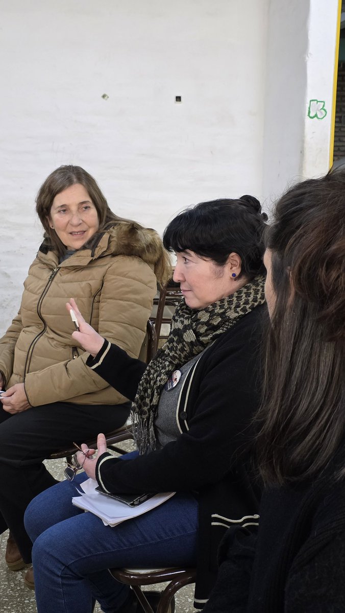 🤝🏽 Seguimos fortaleciendo círculos de mujeres que realizan trabajos comunitarios en toda la provincia.

📍 Esta vez, el encuentro fue en la región de la Comarca, con la participación de más de 70 mujeres de Plaza Huincul, Cutral Co y Plaza Huincul.