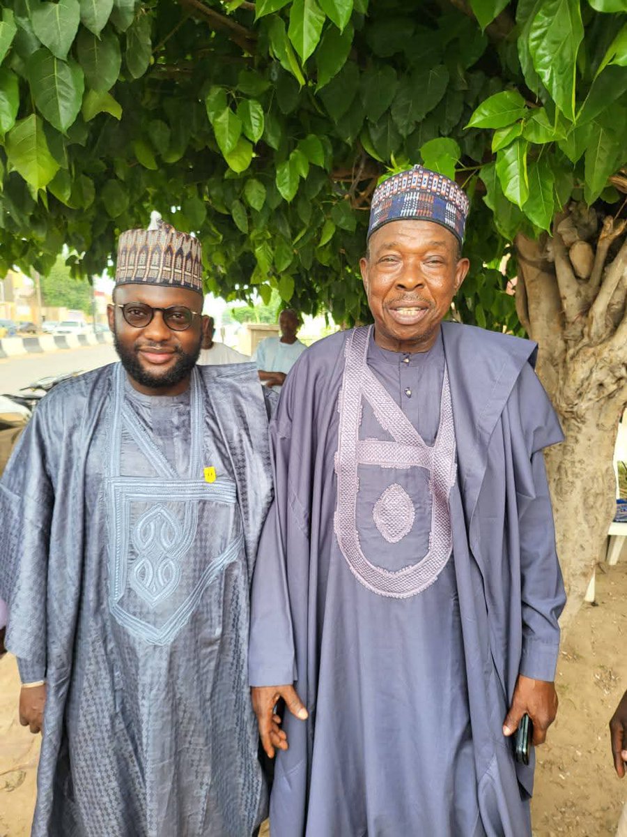 Engr_Alkasimfge's tweet image. It was a pleasure meeting with the APC Caucus Chairman of Tarauni Local Government, Alhaji Muhammad Talle Mai Unguwa, this evening in Kano. We shared valuable ideas on community development and ways to make lasting impact at the grassroots level.
-@HonHafizKawu