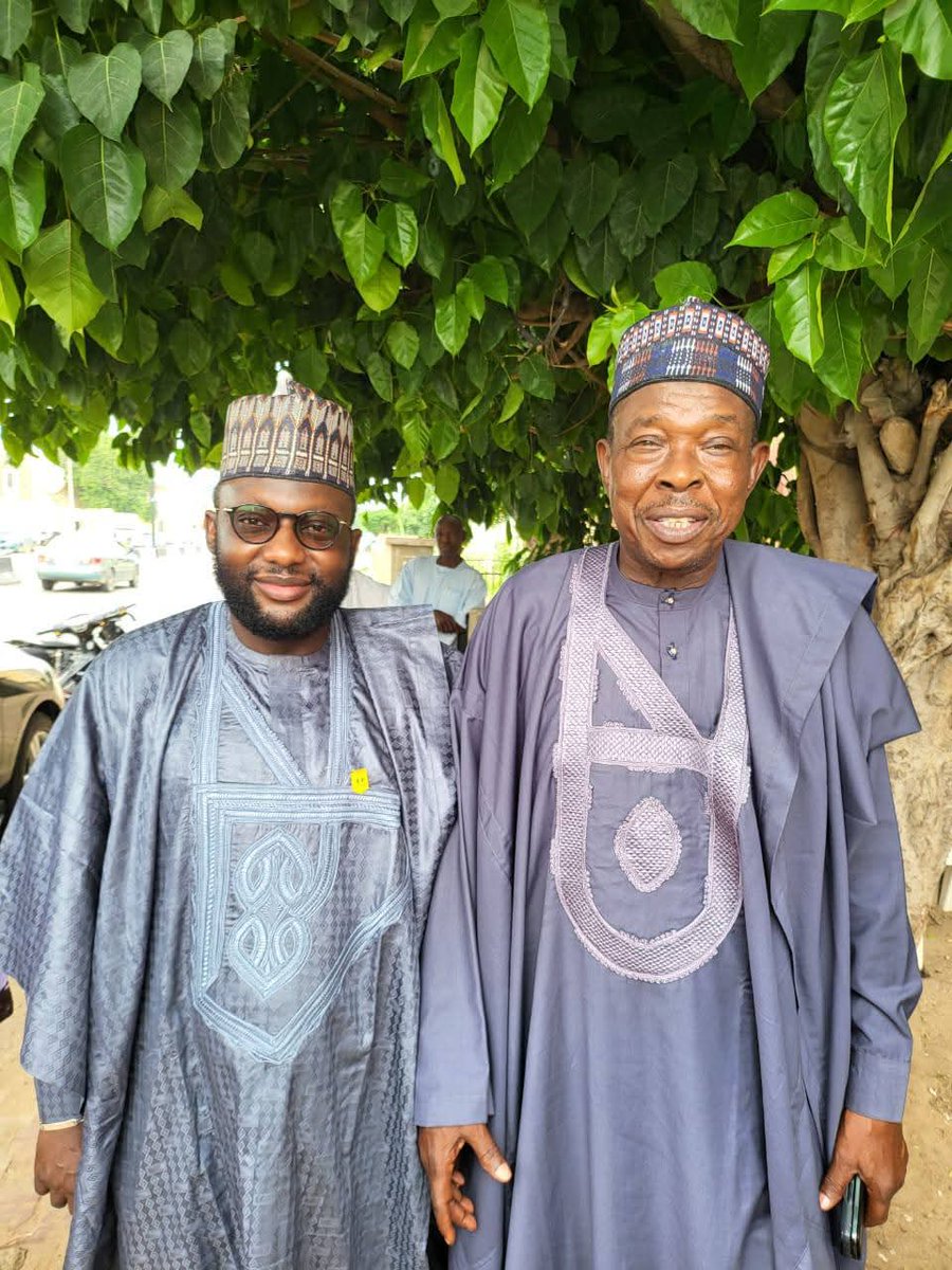 Engr_Alkasimfge's tweet image. It was a pleasure meeting with the APC Caucus Chairman of Tarauni Local Government, Alhaji Muhammad Talle Mai Unguwa, this evening in Kano. We shared valuable ideas on community development and ways to make lasting impact at the grassroots level.
-@HonHafizKawu