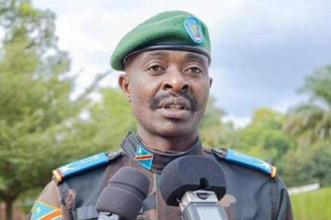 KimKimuntu's tweet image. #RDC: Plus de 40 fidèles d'une paroisse catholique en veillée de prière, ont été massacrés à #Komanda en #Ituri, dans le nord-est la République démocratique du Congo (RDC), par des djihadistes du groupe ADF, selon un communiqué des Forces armées de la RDC.
« Pourchassés en…