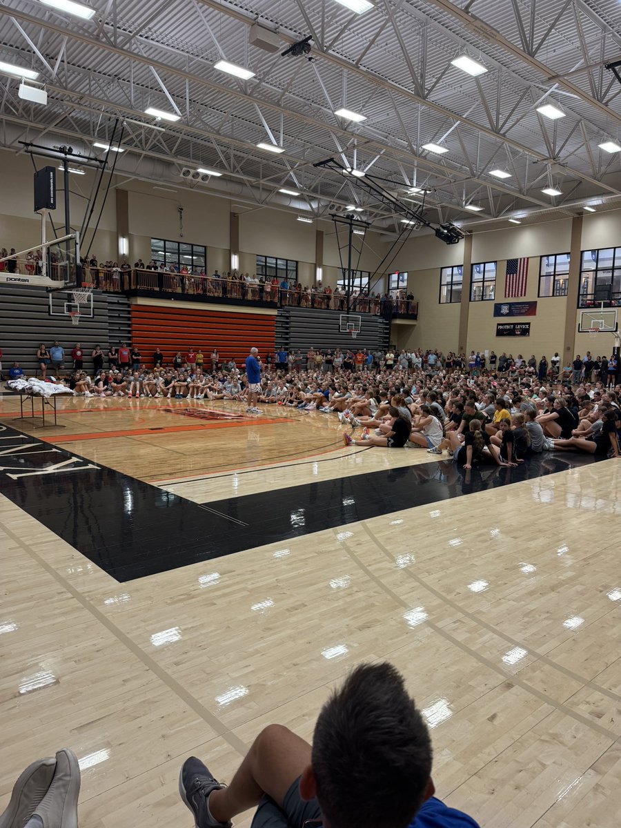 crusaderball23's tweet image. Great time at Snow Valley Basketball Camp this week in Iowa. What a SPECIAL place. Thanks to @dshow23 for giving me the opportunity. Thanks also to my guy @jscoach9 for the invite and hospitality. Good to finally meet Jyusef Larry (@77024Basketball) as well.