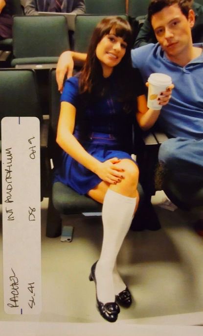 2faberry's tweet image. omg the way shes drinking coffee is so cute like the concept of her filling up her cup with coffee and adding the perfect amount of cream and sugar and stirring it then putting the lid on making sure its attached securely before taking a js tiny sip bc the coffee is so hot😣🥹🩷
