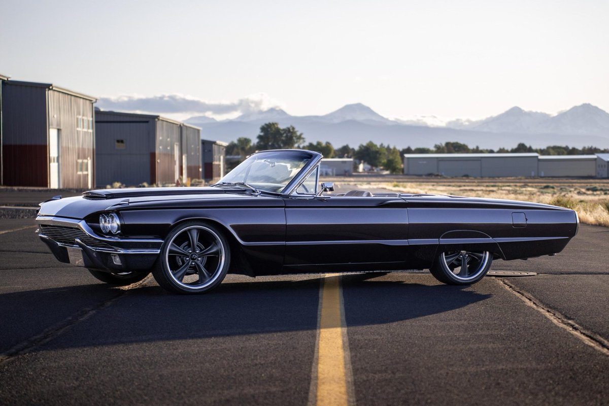 Bringatrailer's tweet image. Sold: 1964 Ford Thunderbird Convertible for $24,500. bringatrailer.com/listing/1964-f…