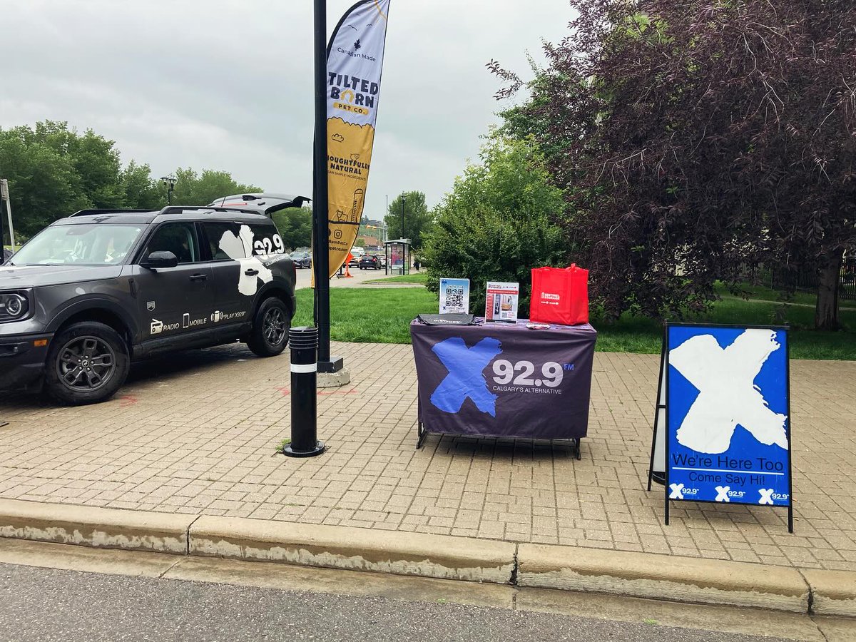 X929's tweet image. Another stop with our @sentinelstorage cruiser at Pet-a-Palooza! 📷
We’re parked, posted, and ready to meet your furry friends!
Swing by, say hi, and don’t forget to grab some Sentinel swag. 📷📷