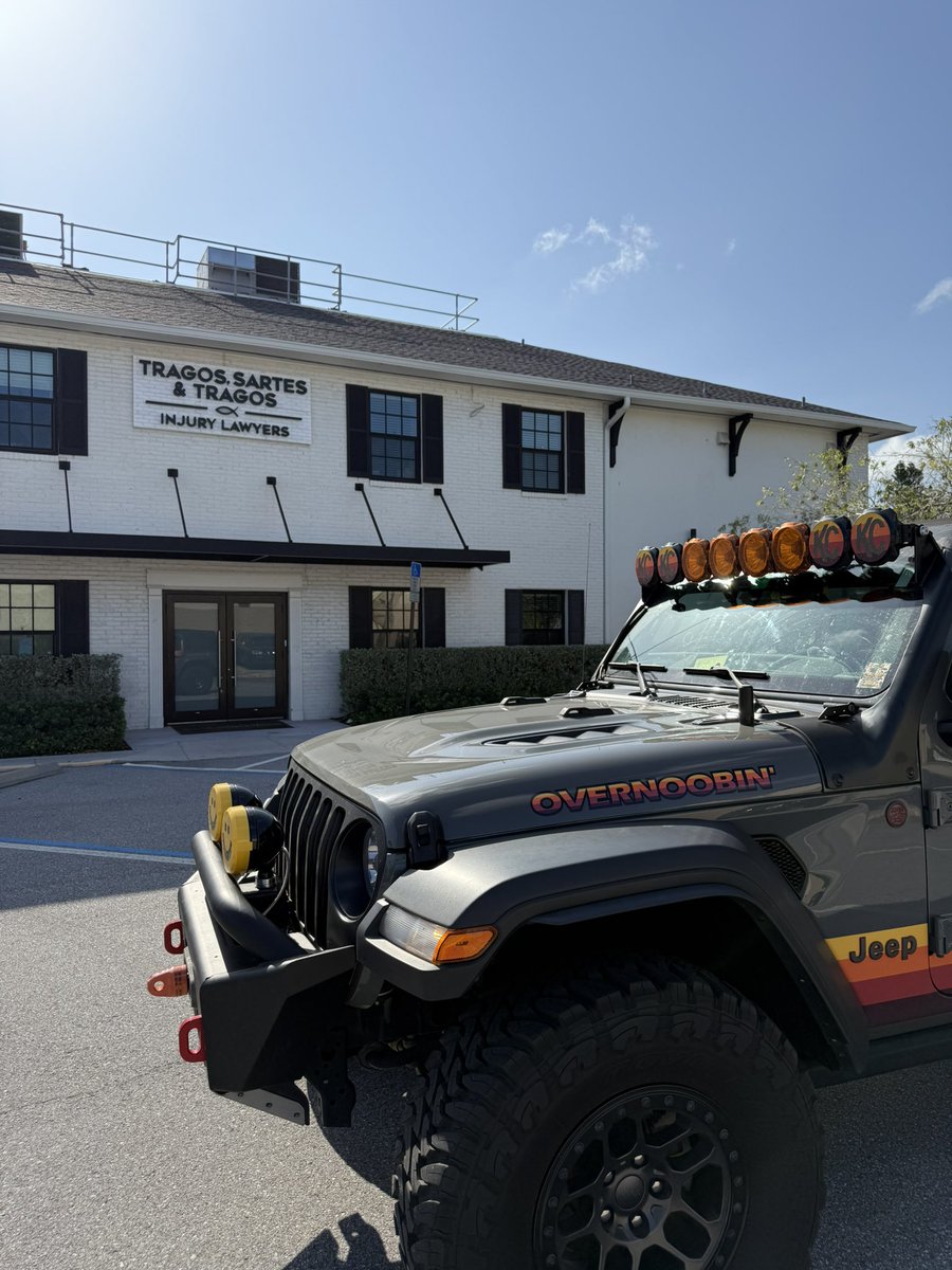 OverNoobin's tweet image. After my annual Coast to Coast #Jeep ride, I decided to take a side quest to find the @LawyerYouKnow in case I ever need an attorney. 🤣