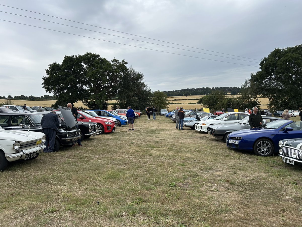 veedubhev's tweet image. Great meet today. Slightly quieter than usual but there were a lot of other events on today & many people away on holiday. However, a great mix, great atmosphere and we raised £350 for @Ballstocancer. Here are a few group photos 😊