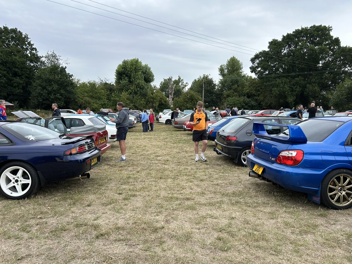 veedubhev's tweet image. Great meet today. Slightly quieter than usual but there were a lot of other events on today & many people away on holiday. However, a great mix, great atmosphere and we raised £350 for @Ballstocancer. Here are a few group photos 😊
