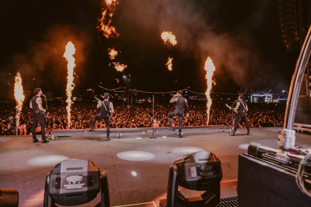 andyblack's tweet image. Hallelujah @VansWarpedTour 
Photos: Edwin Daboub