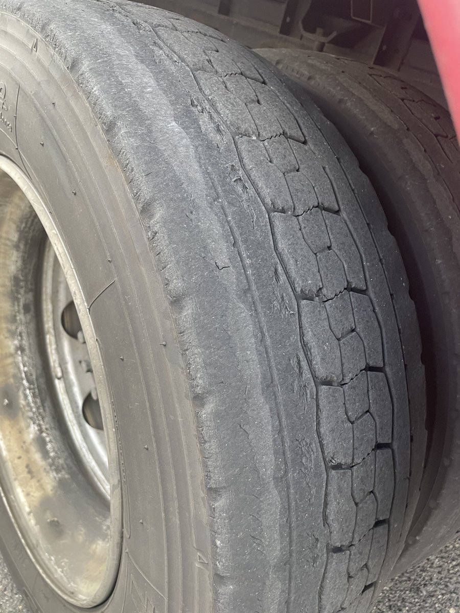 510RAD_Photo's tweet image. タイヤ変えてくれてないやん🫠