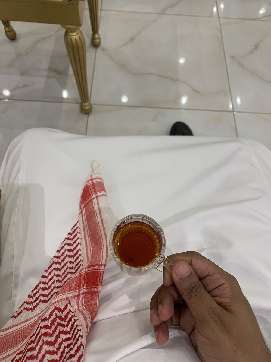 — عموماً 
   عطيتك اليّن استحى مني العطى
ولا استحى وجهك « ولا قدر عطاي »