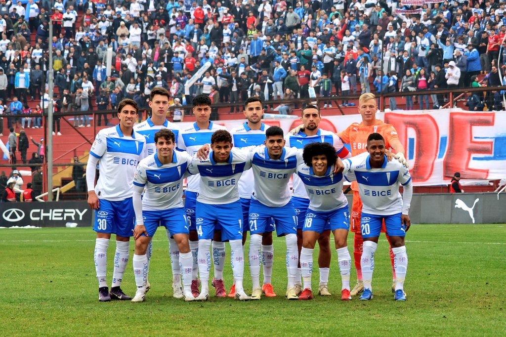 columnaderazta's tweet image. 📇 Buljubasich no debió llegar a inaugurar el nuevo estadio. Su desempeño mediocre se refleja en un plantel donde los representantes hicieron lo que quisieron (2x1 y jugadores del representante del DT). Hoy falta jerarquía en la cancha y transparencia fuera de ella.
#LosCruzados