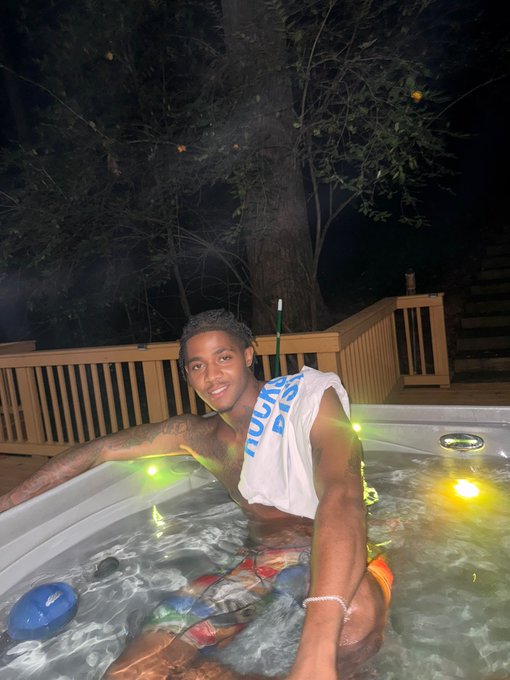 Watch Want To Be A GlobalBro?'s leaked NSFW photo on TwXstars