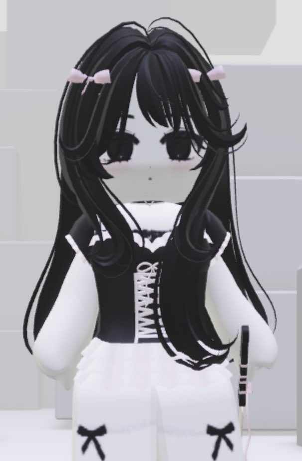 lunarsuriVT's tweet image. isn’t she so cute ?!