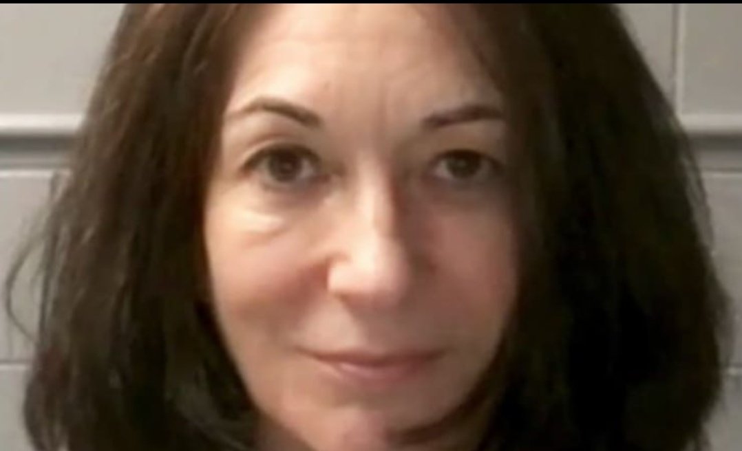 MAXWELL FLIPS — TRUMP’S DOJ UNLEASHES MASS ARREST OPERATION!

On July 24, 2025, Ghislaine Maxwell detonated a political bomb that’s still shaking the world. For five straight hours, she named names, confirmed the Epstein blackmail network, and turned over classified intel to