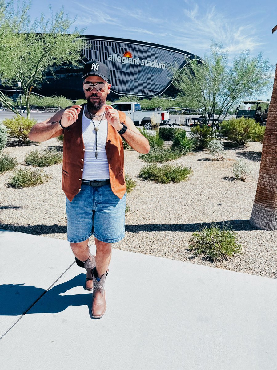 II Hands II Heaven feat. Cowboy.plu
#CowboyCarterTourLasVegas