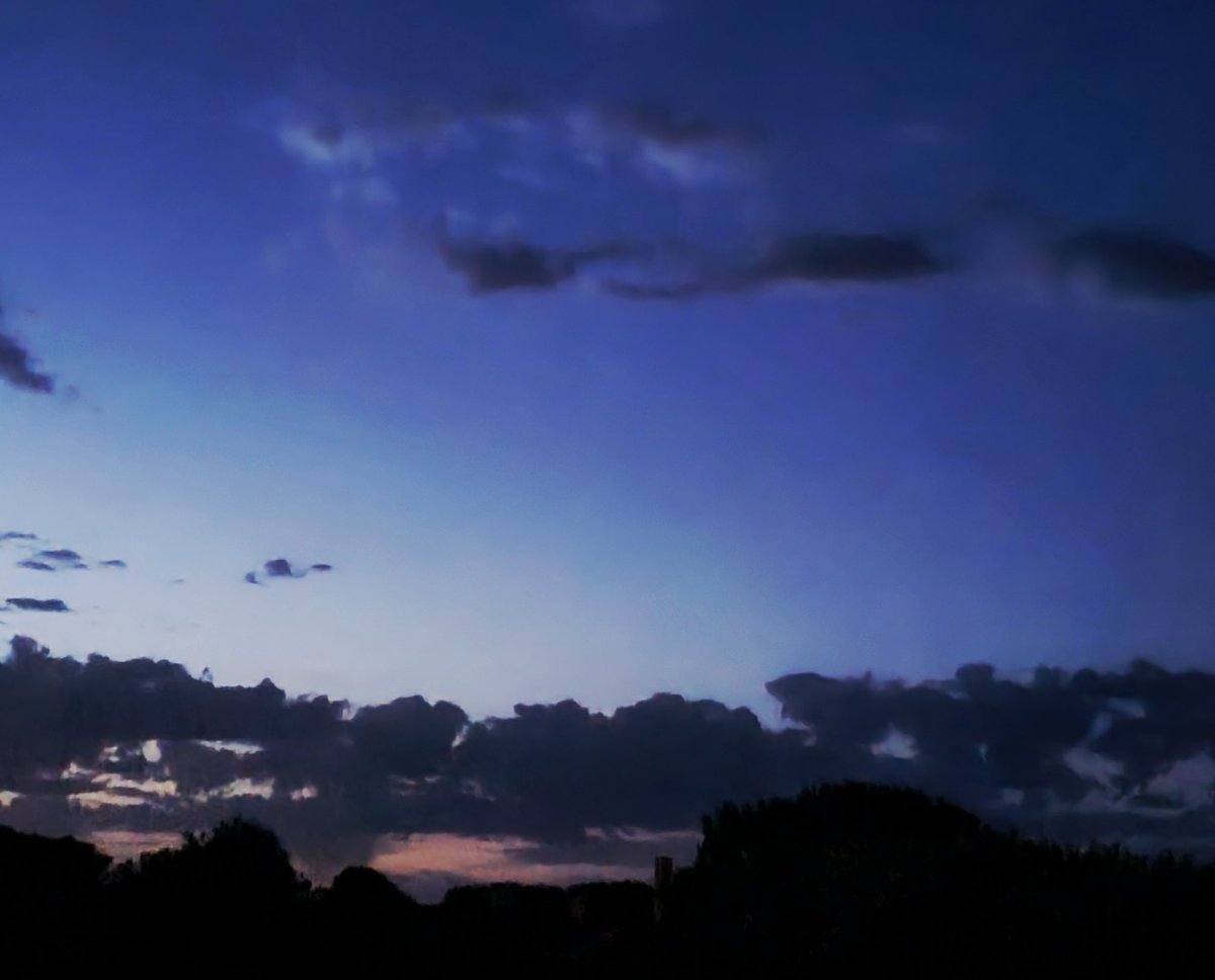 g8dgtlart's tweet image. Good night friends 🌙🖤

Listen
to your dreams,
they speak
a language
you pretend
to ignore.
Words
hard to say
Emerge 
to reach
the light,
Fight
to live
one night.
