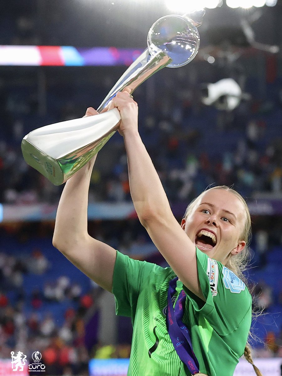 Hannah Hampton. Hero. 🏆

#WEURO2025