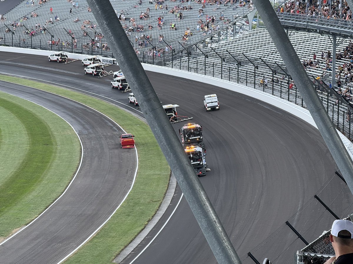 PresleySorah's tweet image. First pass through of the jet dryers vs the second. Almost there 👀
#NASCAR