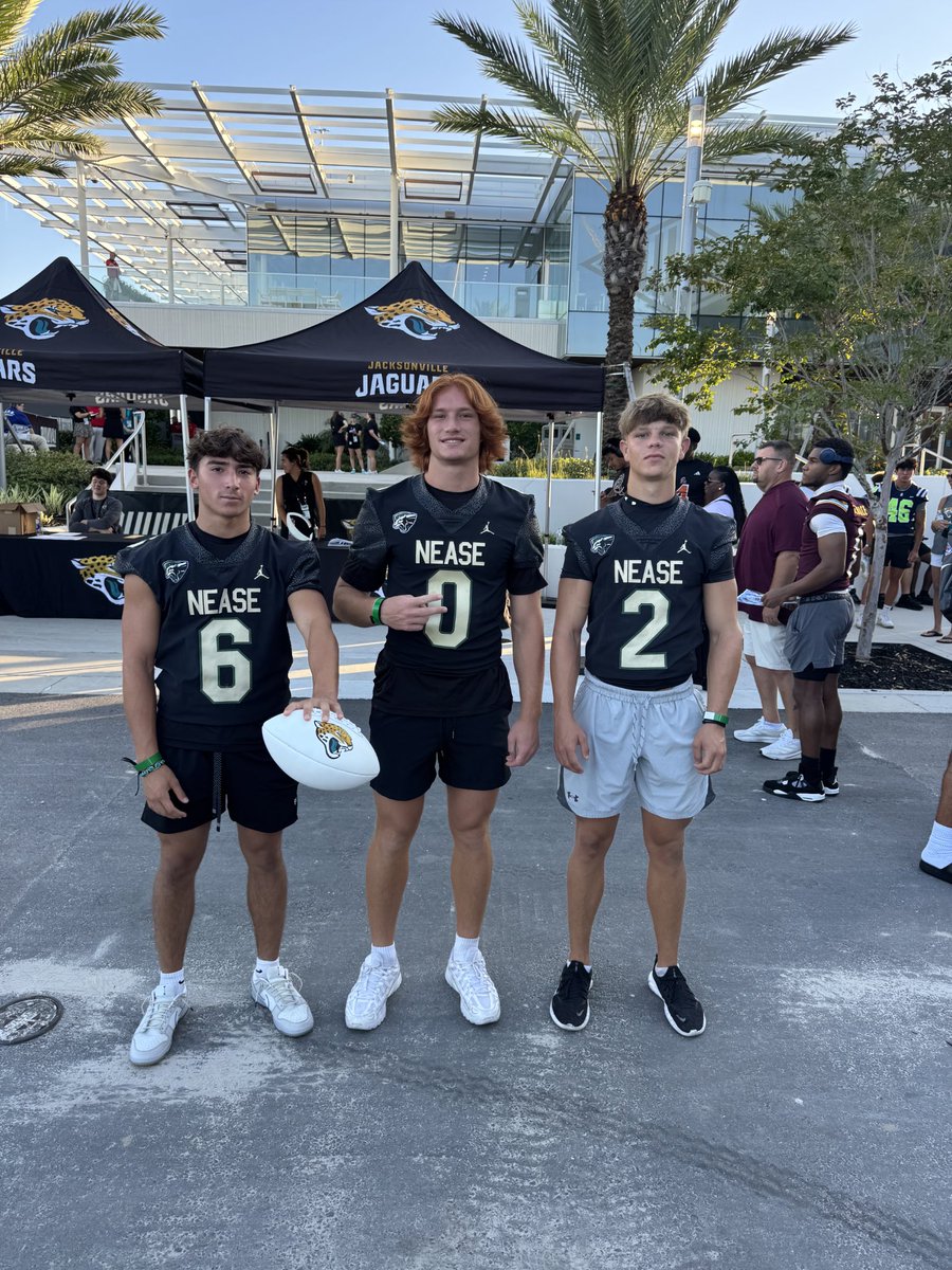 NeaseFTBL's tweet image. Thank you @Jaguars for having our guys come by and watch practice! Good luck this year! #2025Loading #Duuval #BeDifferent