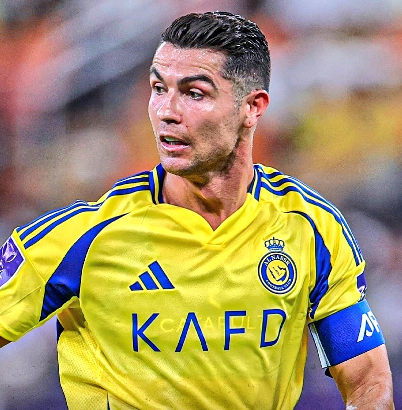 TeamCRonaldo's tweet image. 🚨🎙️ Riyad Mahrez on Cristiano Ronaldo :

&quot;He deserves the recognition he&apos;s earned. What he&apos;s doing at 40 years old is remarkable.&quot;