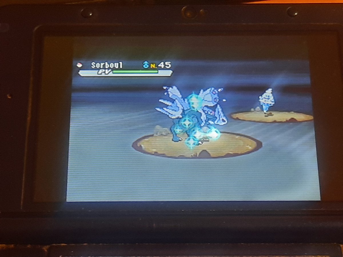 OMG je n'en reviens pas j'ai trouvé un deuxième Full Odds en cette année 2025 dégueulasse je n'y croyais plus.
Kyurem shiny après 16685 resets ça fait plaisir d'enfin trouver après une période de sécheresse plutôt intense.
Je vais pouvoir petit à petit passer à autre chose.