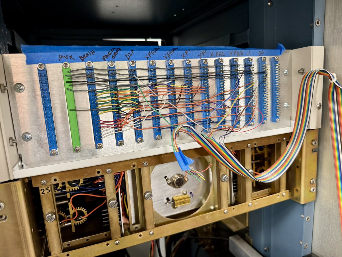 sdf_pubnix's tweet image. Working on bringing up the DEC Type 340 for the PDP-6 today 

icm.museum
