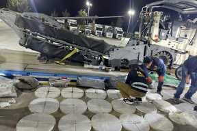 FiscaliaPeru's tweet image. 🔎 #FiscalíaLogra | Ministerio Público logró decomisar un cargamento de 168,46 kilogramos de alcaloide de cocaína, que tenía como destino Chile.
🔗 Leer más 👉gob.pe/es/n/1215756