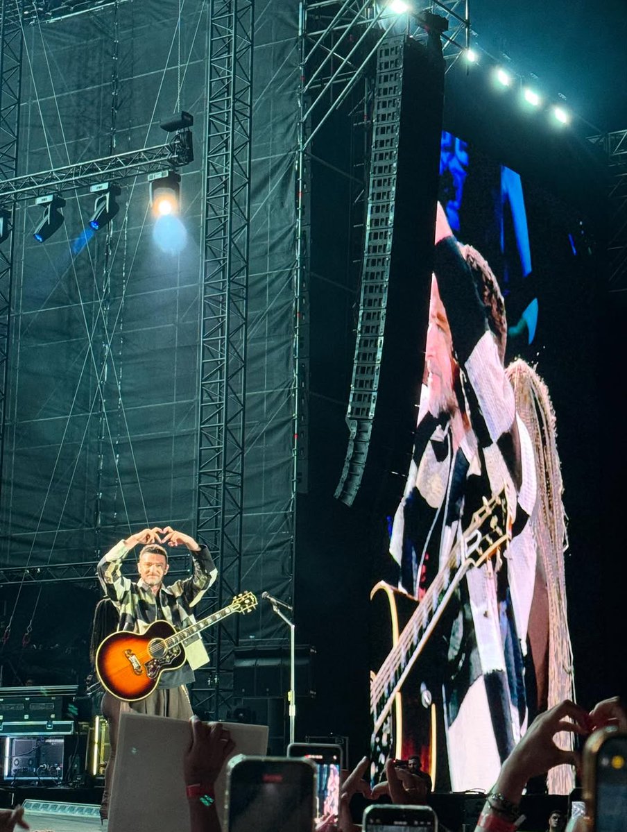 jtrocks_'s tweet image. Justin Timberlake, Baku Olympic Stadium (2025) 📷 khanzadatem | galeriajtrocks.blogspot.com