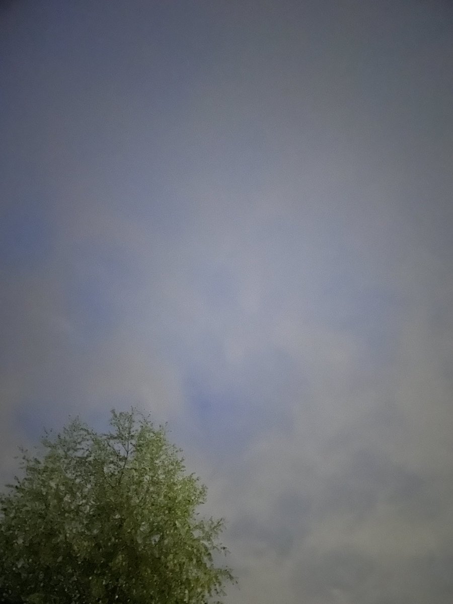 LisaAHiggin's tweet image. I need your touch but I don&apos;t know how
To write a line in the silver clouds
But you can reach me with your mind
We can cross the borderline🕊️💛
Wish I could fly at the speed of sound
#lookup➡️
#outofthisworld🌟🌊🪐
#recalibration
#breathtaking
#inspiring
#therealdeal🌈
#unique💛