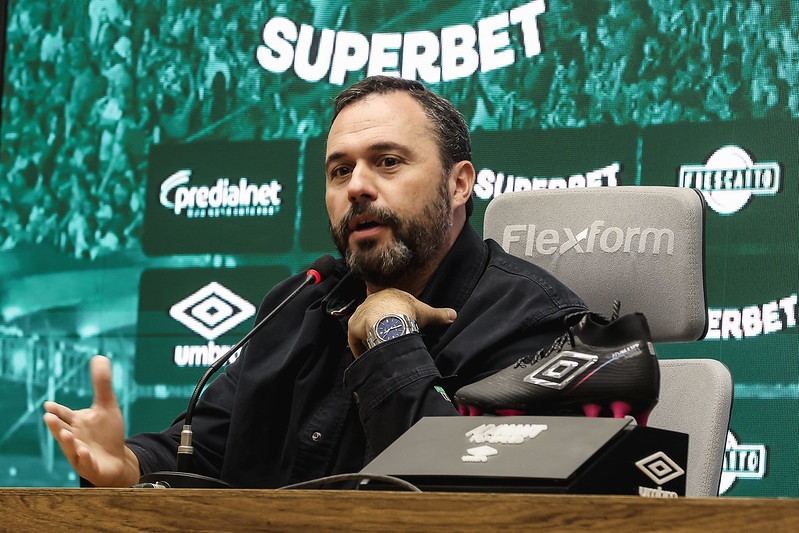 FluminenseStuff's tweet image. Fluminense não perdia quatro jogos seguidos no Campeonato Brasileiro desde junho de 2024, quando chegou a ter uma sequência de seis jogos sendo derrotado.
De julho do ano passado até hoje, o Fluminense gastou mais de R$ 160 milhões em contratações.
📸: Lucas Merçon/FFC