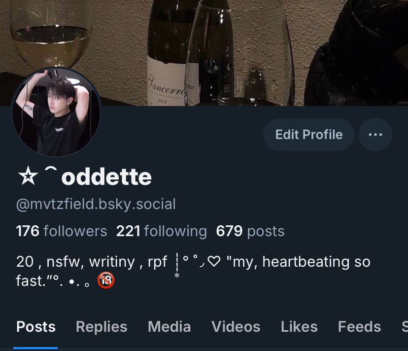 mvtzfield's tweet image. hi oomfs if ur moving to bsky you can find me there @mvtzfield :33