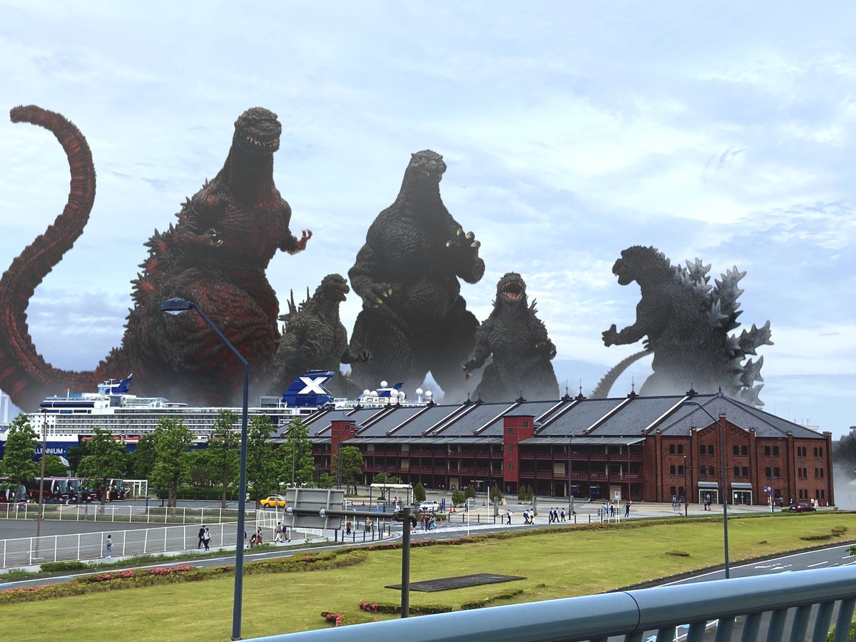 daikaizyuphoton's tweet image. ゴジラ達が集結している…
『超大作怪獣映画(仮)』ごっこでも始めるつもりかな…