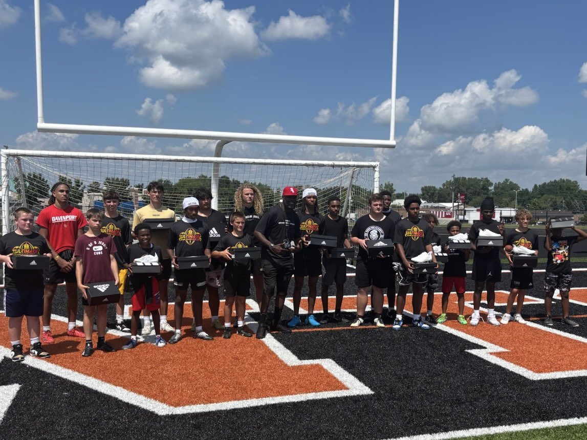 TristanFlynnqb1's tweet image. Grateful to be named a top QB performer and receive free @adidas cleats at the Ultimate Showcase.
Thank you @TrambleJoe @alex_pallone @VandenhoutMac and the rest of the coaches.
@QBHitList @quarterbackmag @WestSideQBs @A1DUDES @PrepRedzoneMI @MarcSutherland_ @MIexposure…