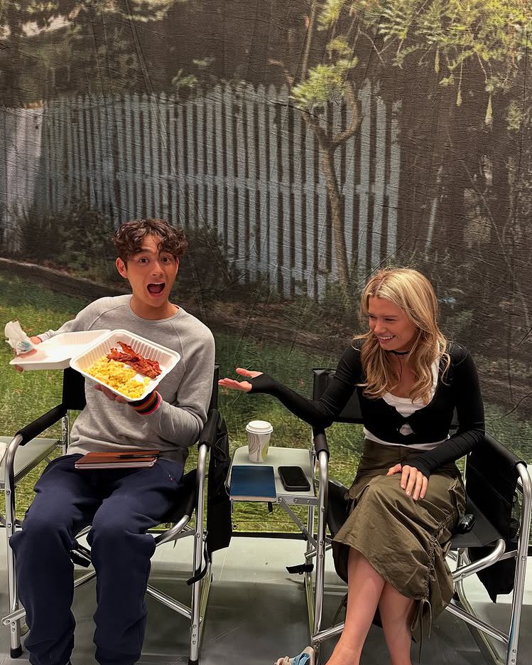 My babies 💛🖤  #TheSummerITurnedPretty 
#staylor