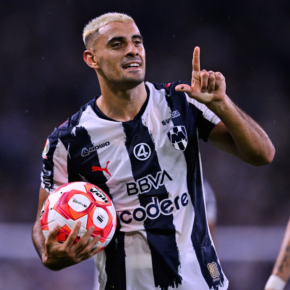 SomosRayados's tweet image. Balón a casa.
