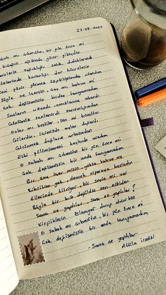 BaharDkn's tweet photo. 🕯️📃✨🌫️ https://t.co/JgrucaMdJu