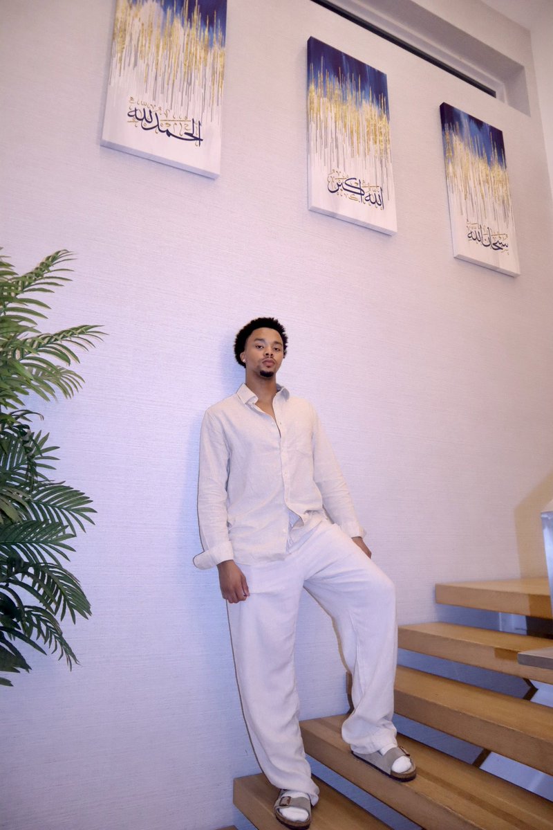 montezology's tweet image. Linen days..