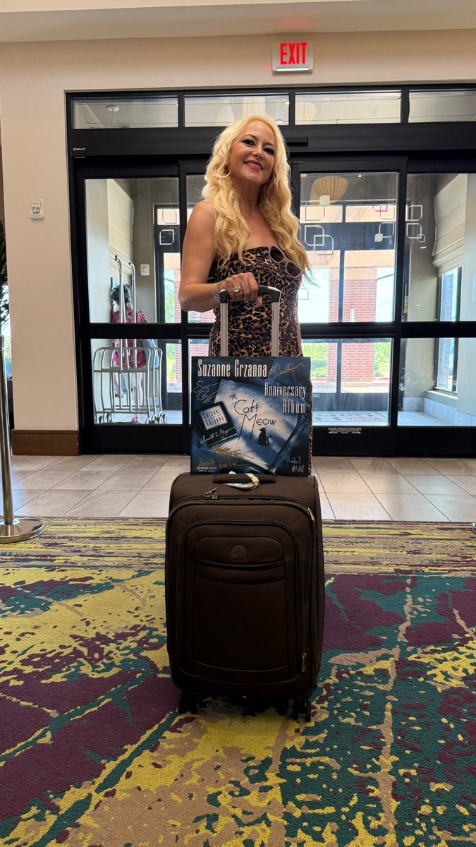 Traveling to a Christmas in July celebration! Can’t wait! 
#ChristmasInJuly  #musicfriends #Oklahoma  #thecatsmeow #vinylrecord #celebration #music 
<a href="/KittWakeley/">Kitt Wakeley</a> <a href="/SaxDivaLLC/">Sax Diva®️</a>