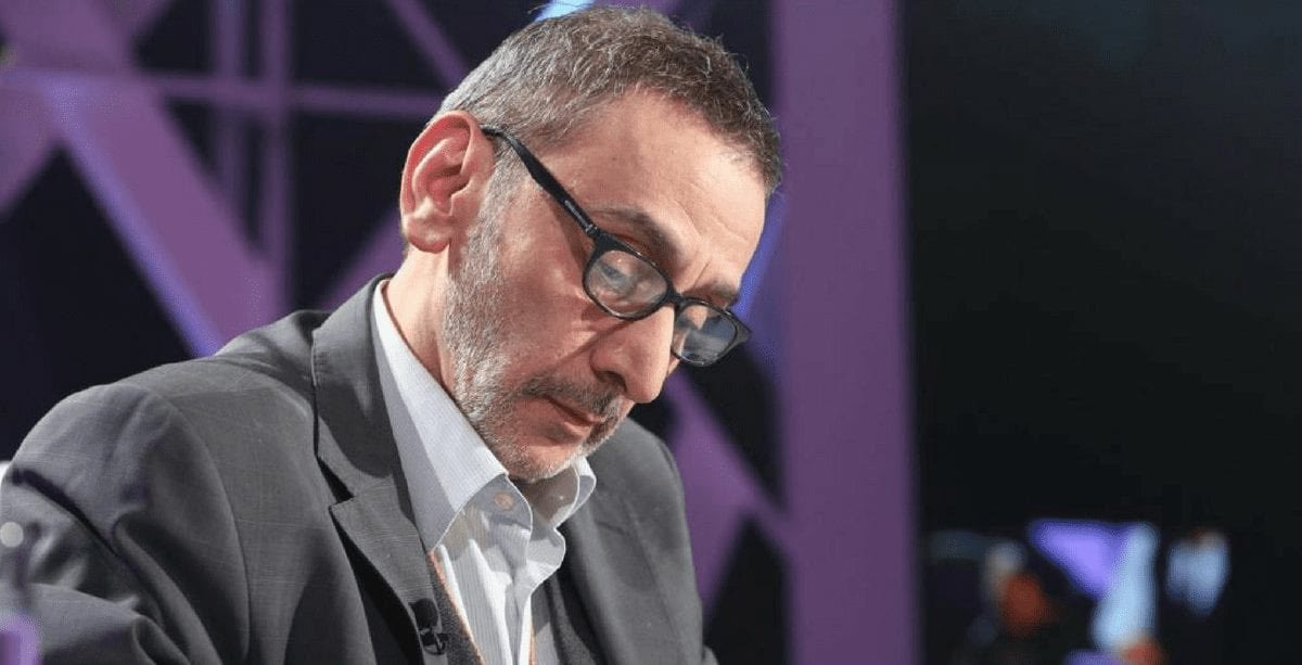 🇱🇧 🇺🇸 🇫🇷 Ziad Rahbani was a household name across the Arab world, yet he remained relatively unknown in Europe and the US. When French or American friends ask me why he commands such a cult following, I tell them to imagine a blend of several iconic figures.
In the US: Gil