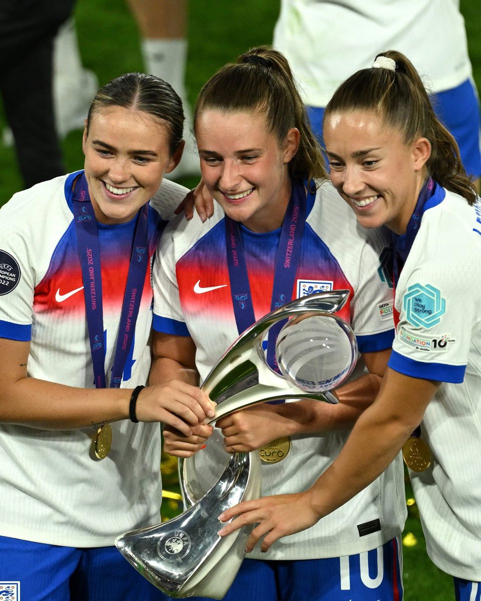truereddevil99's tweet image. my girls