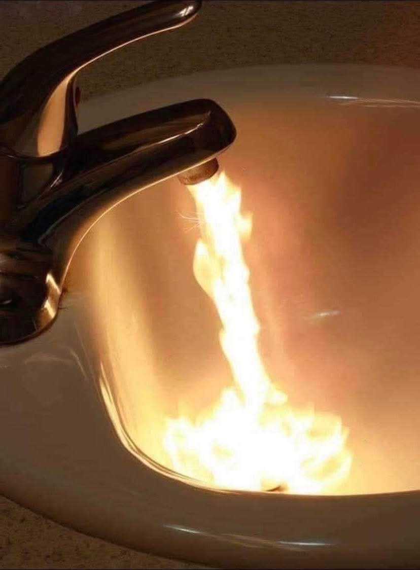 SheaGibsonWx's tweet image. Tumred on the tap water about 30 mins ago. Bad mistake. #heatwave #scwx #chswx